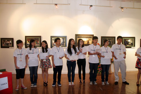 Ngắm[-]con[-]gái[-]xinh[-]đẹp[-]của[-]GS[-]Ngô[-]Bảo[-]Châu[-]làm[-]từ[-]thiện